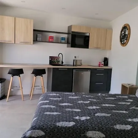 Type Plain Pied Terrasse & בית נופש *